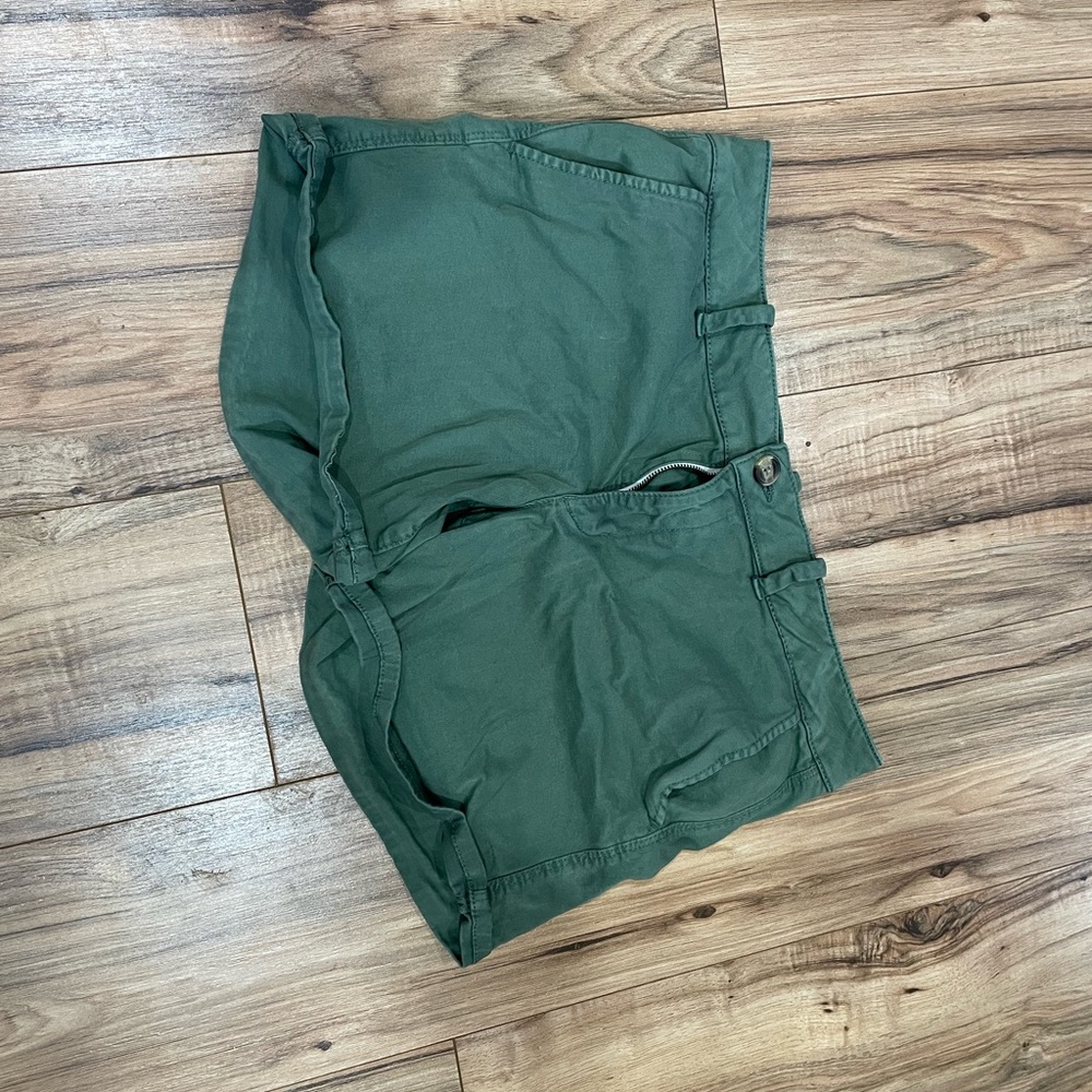 American Eagle Midi short size 14